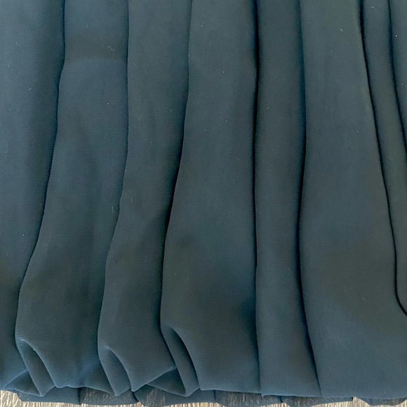 Aqua Bloomingdale's Black Pleated Mini Skirt Thick Band High Waist Size Small - Picture 8 of 13